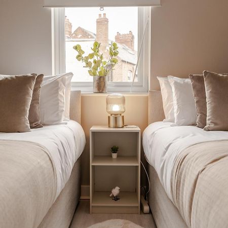 Stylish & Recently Refurbished Chester Apartment - Up To 6 ภายนอก รูปภาพ