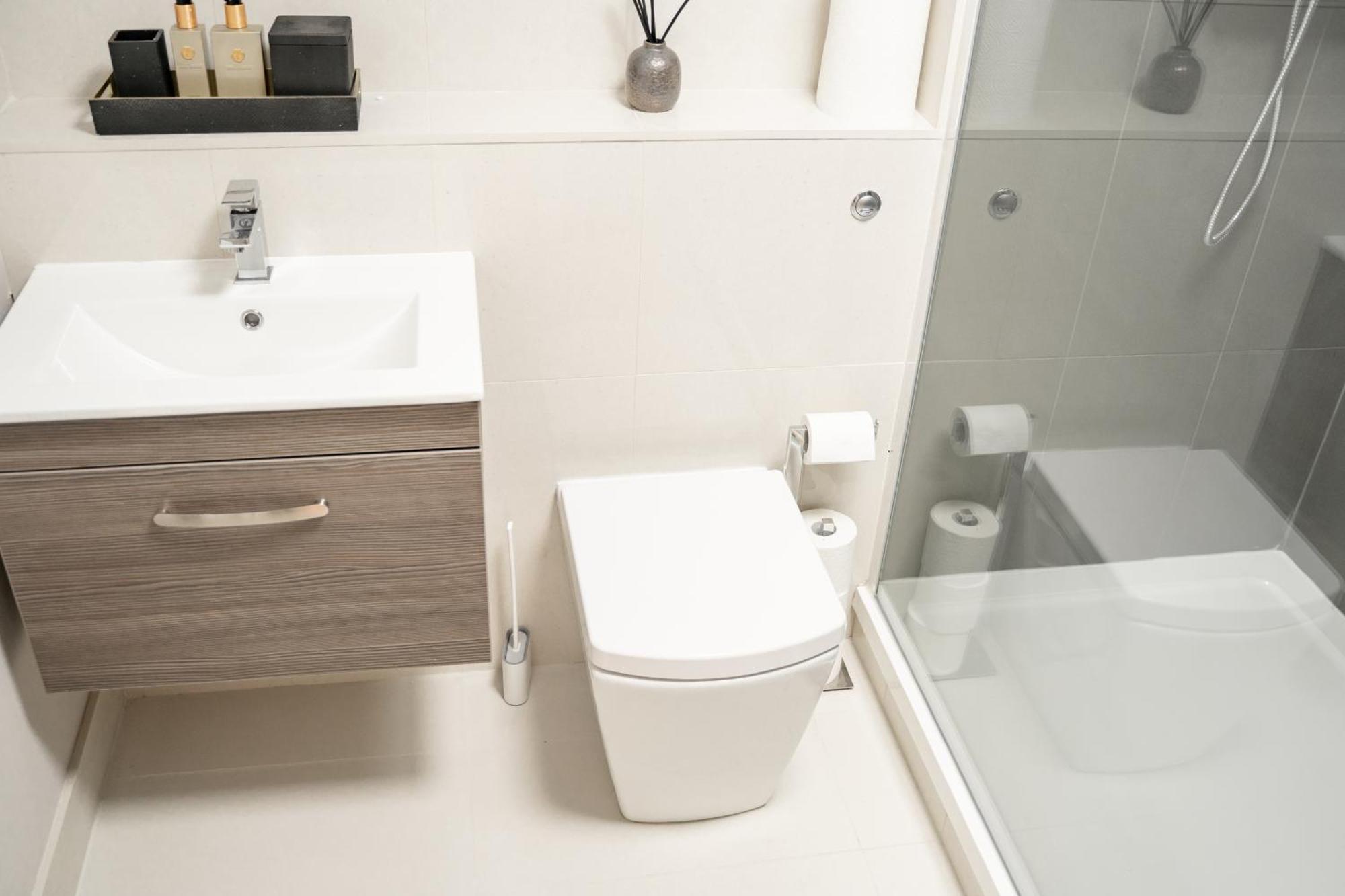 Stylish & Recently Refurbished Chester Apartment - Up To 6 ภายนอก รูปภาพ